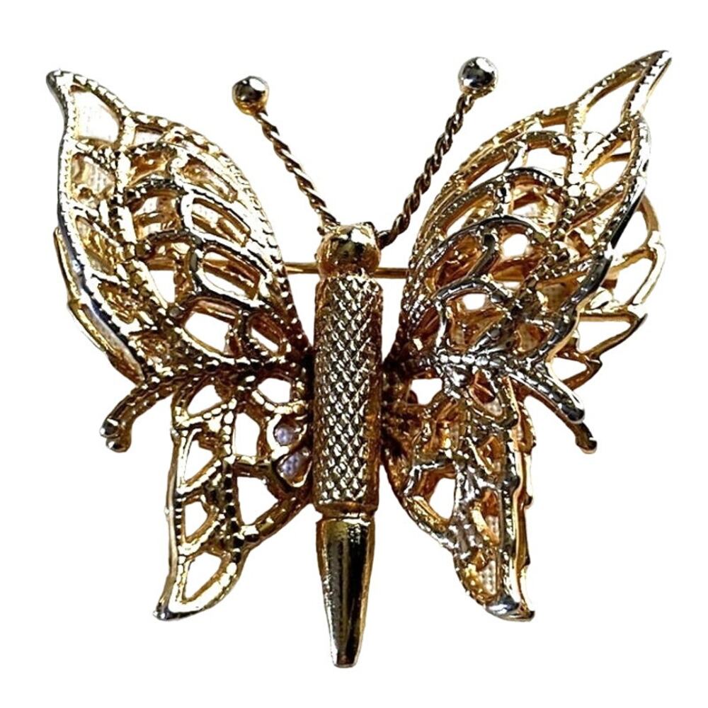 VINTAGE MONET Delicate BUTTERFLY BROOCH Pin Pendant Gold Tone Filigree Textured
